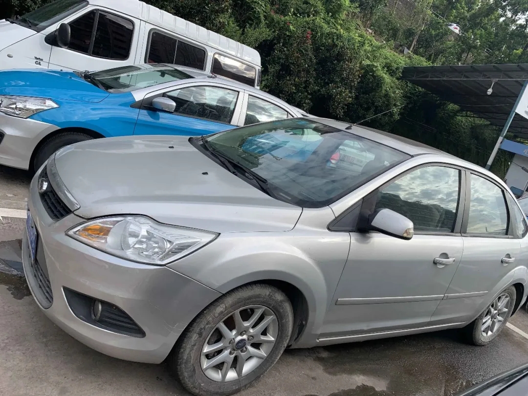 公開拍賣?？怂?、上海別克牌機動車